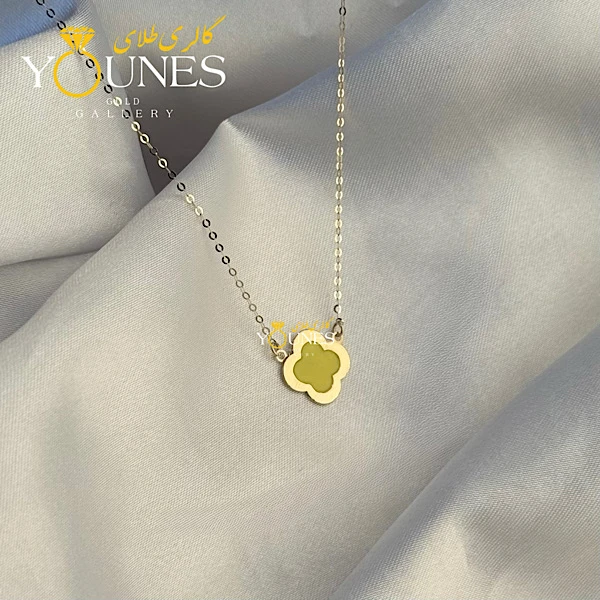 تصویر دوم گردنبند میناکاری ونکلیف زرد طلا